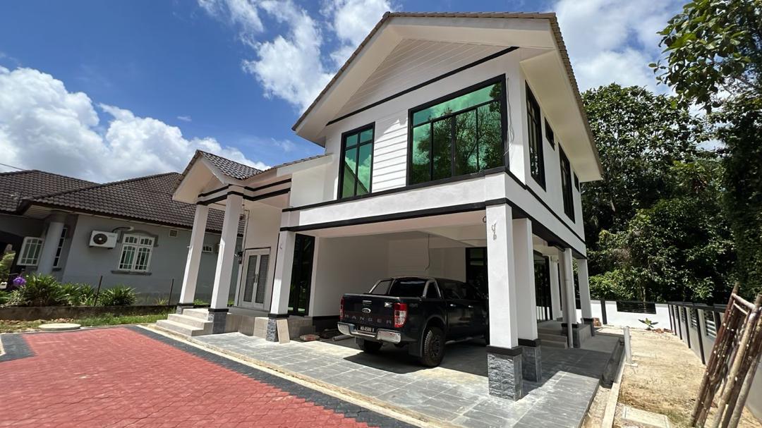 Rumah siap dibina - hadapan