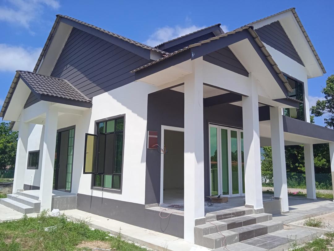 Rumah siap dibina - beranda hadapan